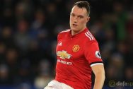 Phil Jones: Man United harus fokus ke empat besar